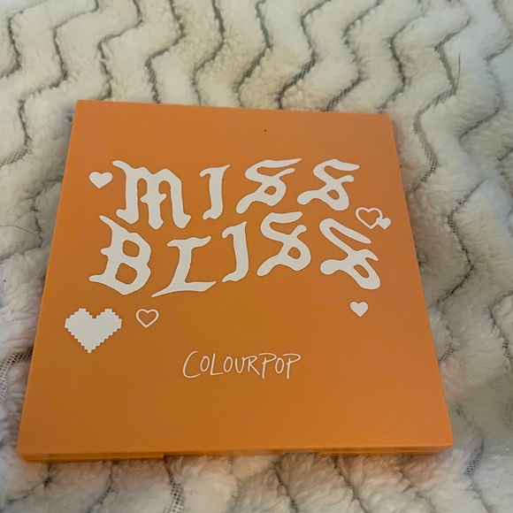Colourpop - Miss Bliss eyeshadow palette - Picture 2 of 3